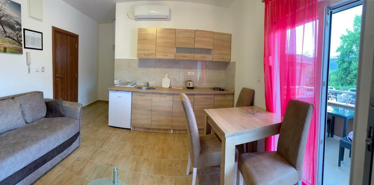 Apartmani Gaga Teodo Esterno foto